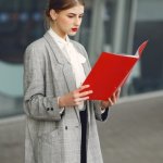 Odśwież swój biurowy wizerunek: 15 sprytnych trików, które zrobisz przed pierwszą kawą