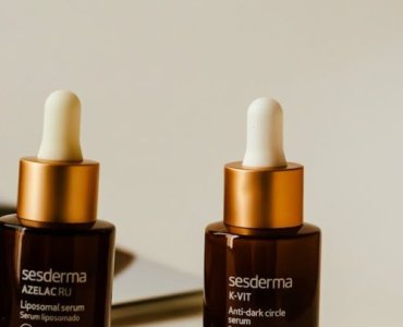 Serum kontra esencja: co naprawdę je różni i jak wybrać sprzymierzeńca dla swojej cery
